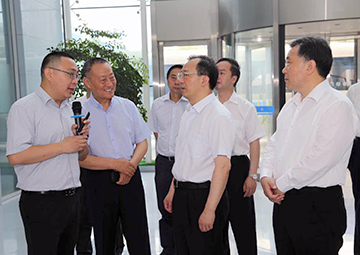 国务委员、国务院秘书长， 时任江苏省委书记吴政隆调研G22恒峰科技