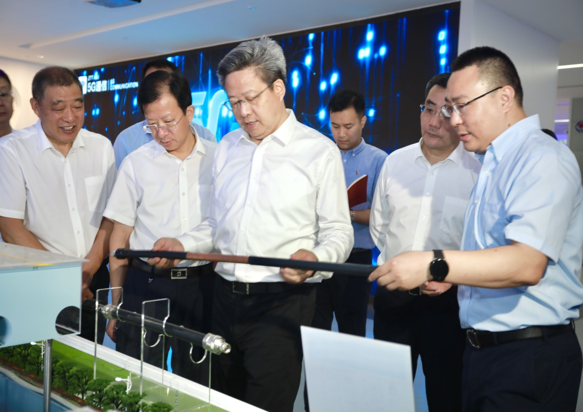 南通市委书记、市长吴新明调查G22恒峰科技